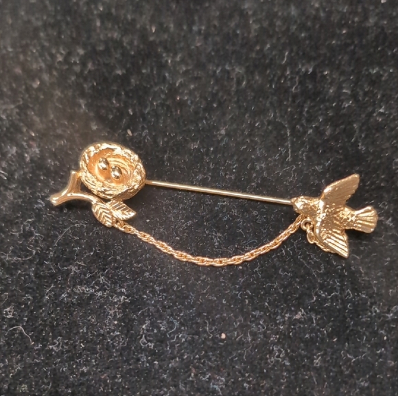 Jewelry - Elegant Gold Bird and Rose Brooch